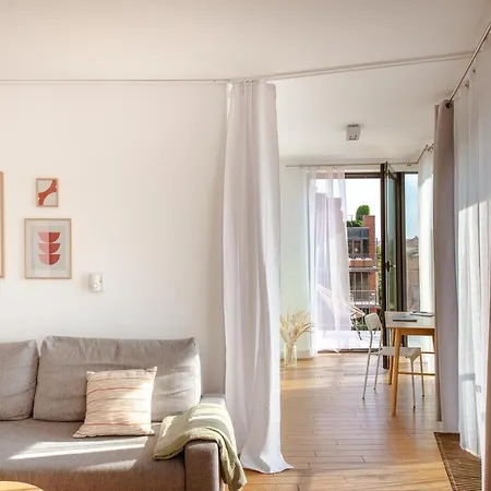Spacious Close To Main Station / Galeria Krakowska Apartment Krakow