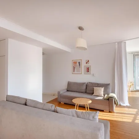 Spacious Close To Main Station / Galeria Krakowska Apartment
