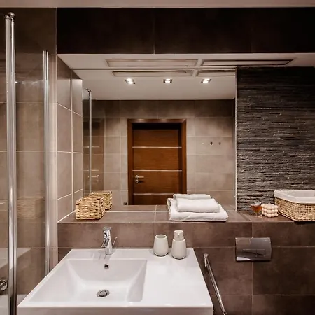 Apartment Spacious Close To Main Station / Galeria Krakowska Krakow