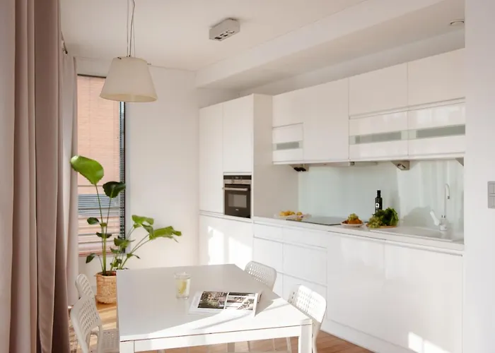 Spacious Close To Main Station / Galeria Krakowska *