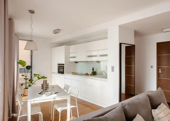 Spacious Close To Main Station / Galeria Krakowska *