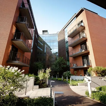 Spacious Close To Main Station / Galeria Krakowska